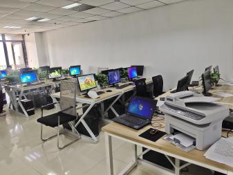 个人自用台式机办公电脑，打印机投影仪笔记本有售后低价转让