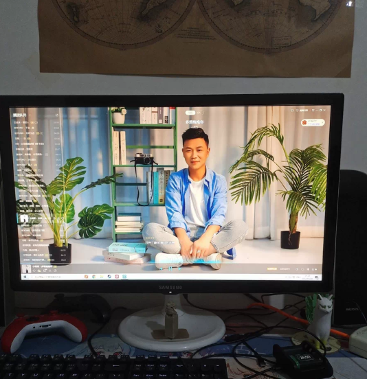 三星电脑显示屏，功能都正常的，附近可以送